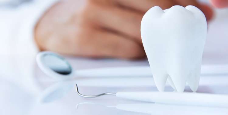 dental-hygiene-concept-background_t20_Kv7m7X